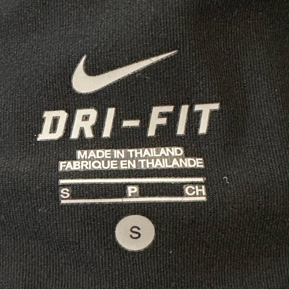 Nike Dri-Fit Size S Black Capris EUC - Picture 5 of 7